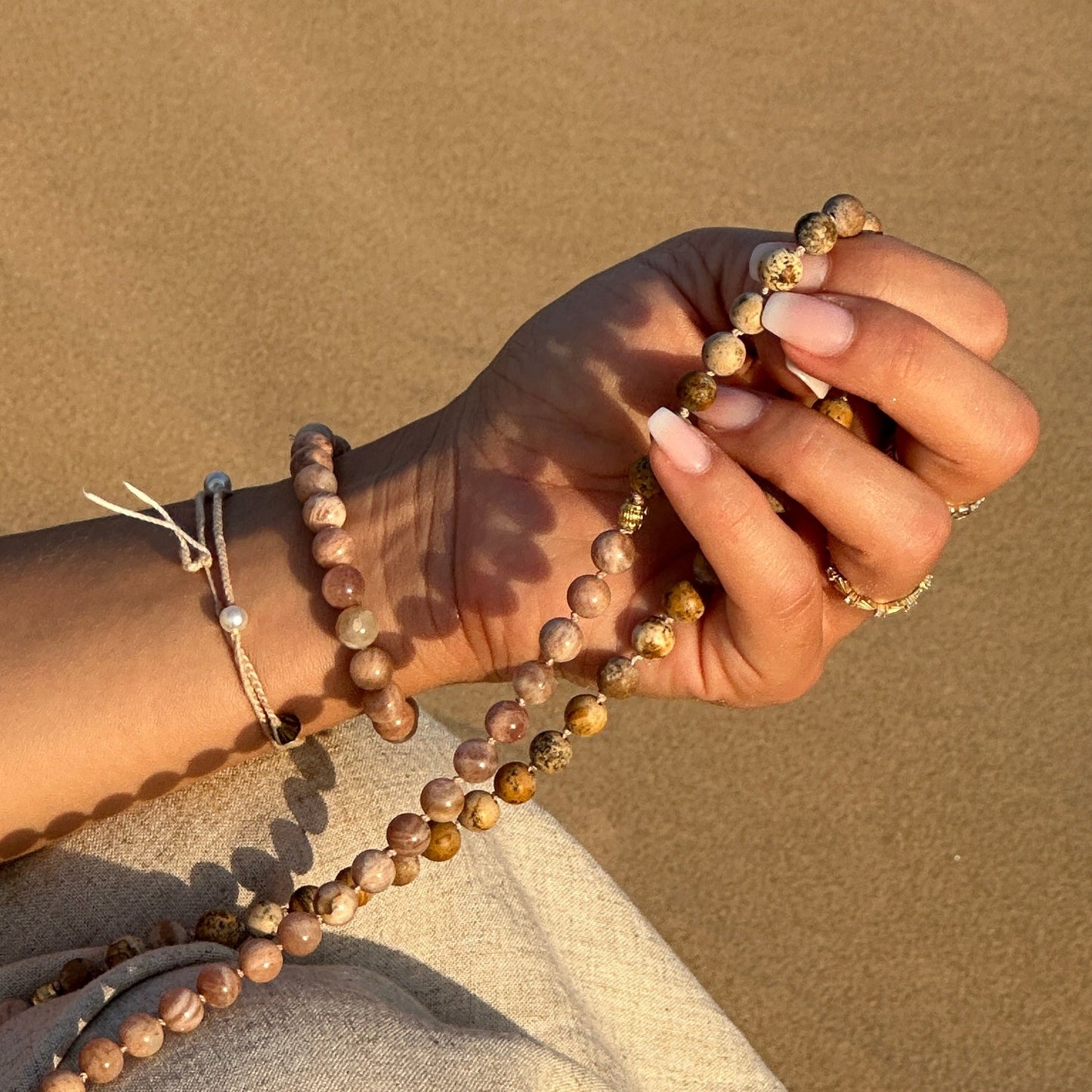 mala_armband_mondstein_nourganics