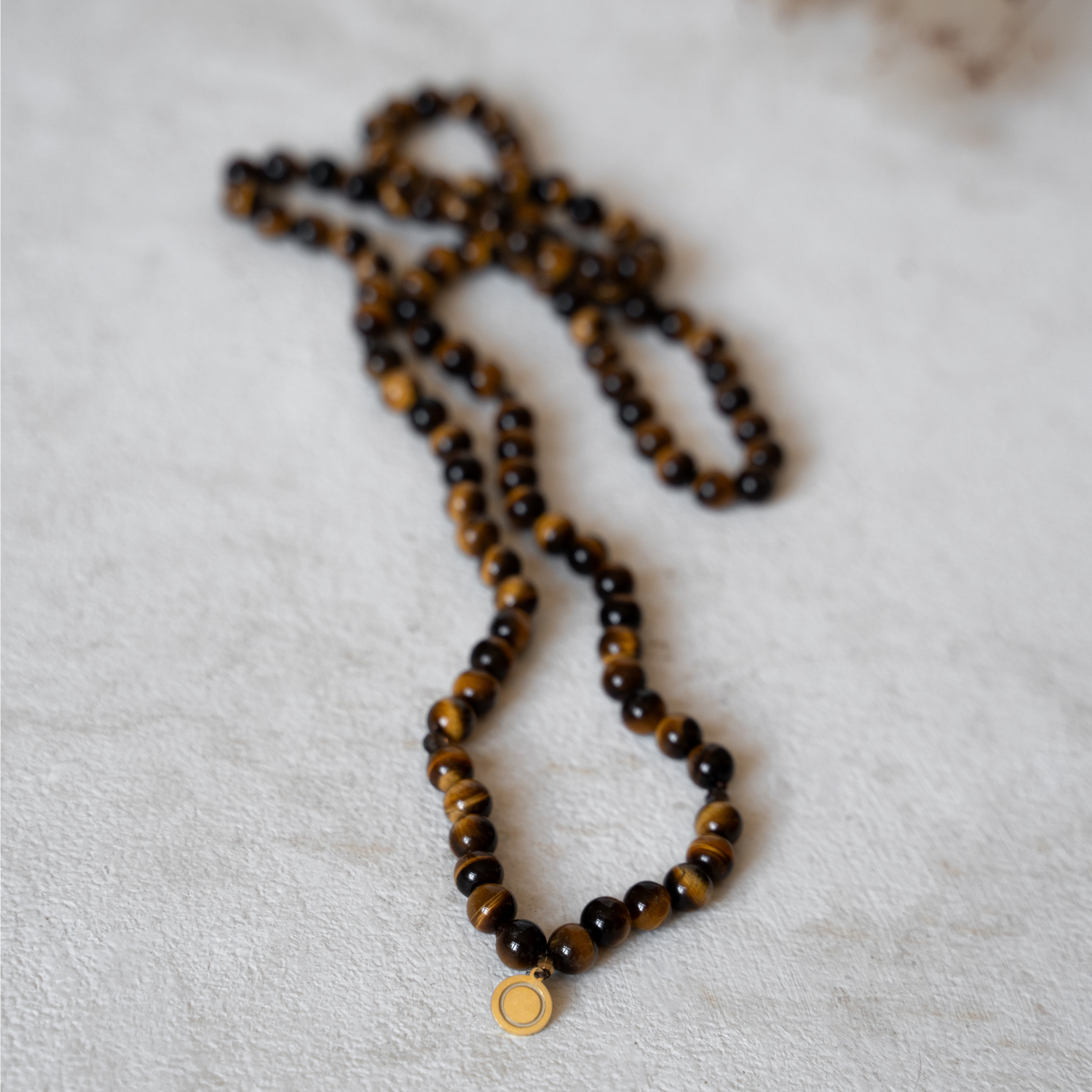 handgeknüpfte Gebetskette_Mala_Tigerauge_Jaspis_Heilsteine_Natursteine_Spiritualität_Gebet_Dhikr_nourganics