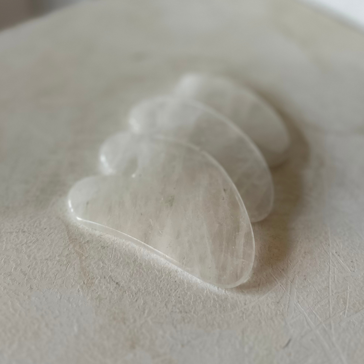 Gua Sha_Bergkristall_Gesichtsmassage_nourganics