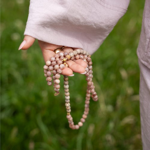handgeknüpfte Gebetskette_Mala_Tesbih_Mondstein_Jaspis_Heilsteine_Natursteine_Spiritualität_Gebet_Dhikr_nourganics