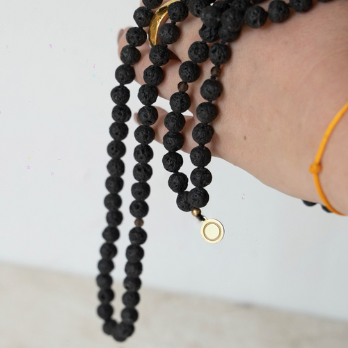 handgeknüpfte Gebetskette_Mala_Tesbih_Lavastein_Heilsteine_Natursteine_Spiritualität_Gebet_Dhikr_nourganics