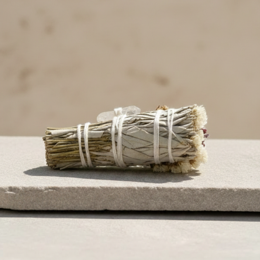 Handcrafted White Sage Flower Bundle „Heart Clarity“