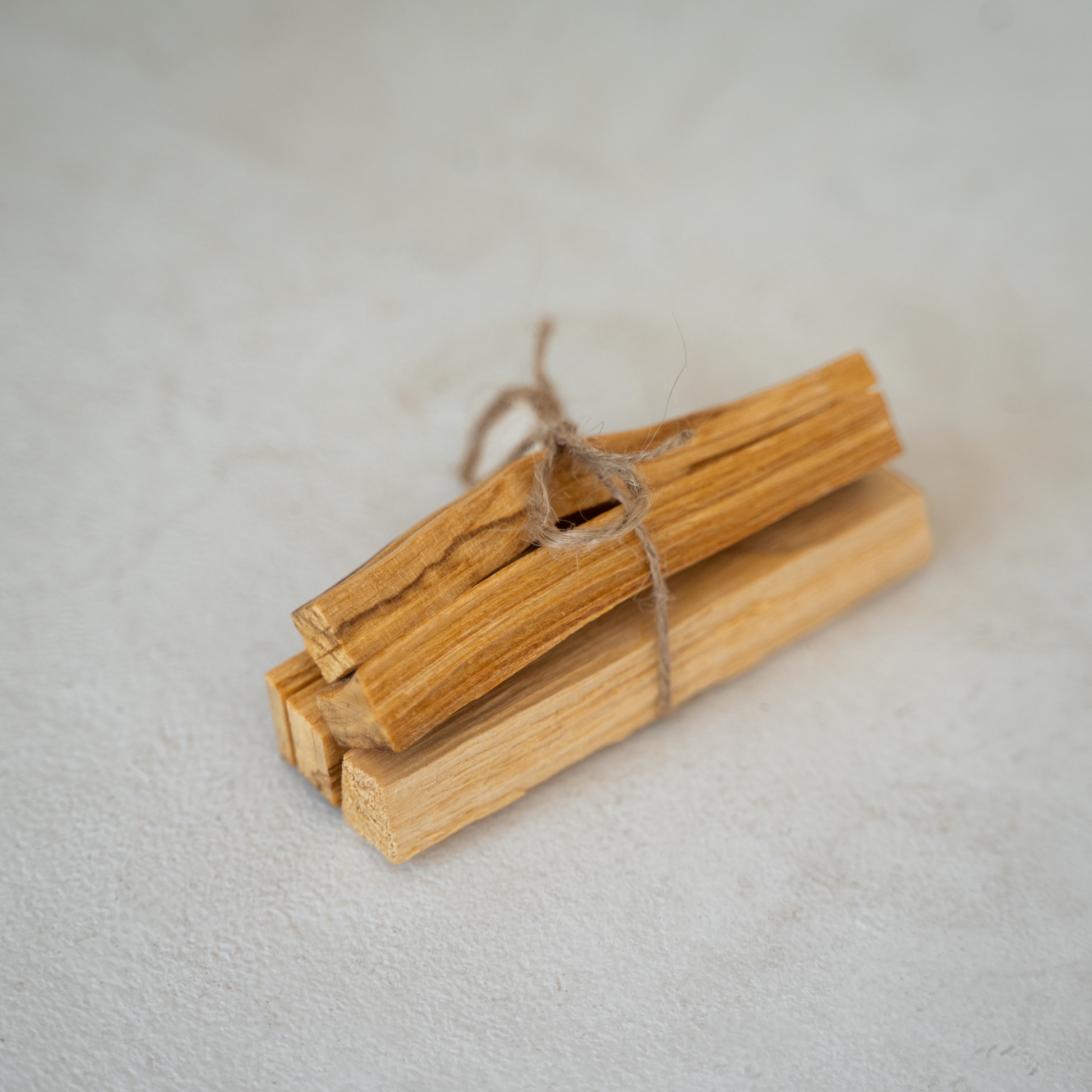 nourganics_Palo Santo_Räuchern_Energien_Aura